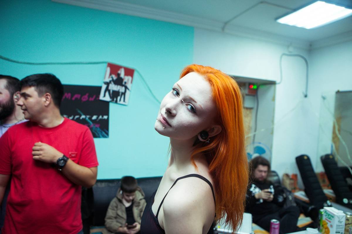How to Master rebellious hair Like a Punk Rock Pro